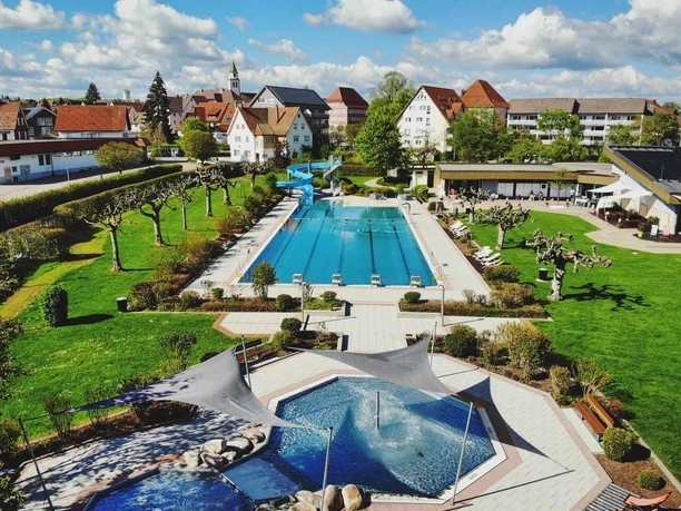 Freibad Luftaufnahme inkl. Kleinkindbereich