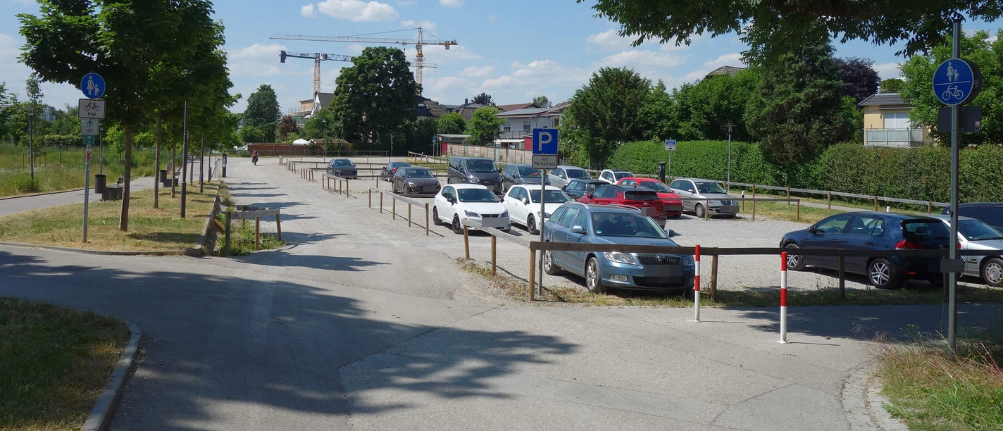 Parkplatz-P8-Bahnhof-Nord-Bad-Aibling.JPG
