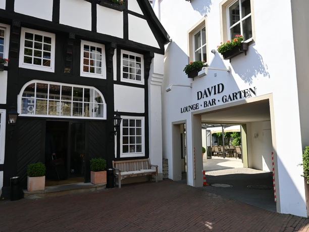 David Lounge.JPG Außenansicht der Bar David Lounge im Hotel Walhalla