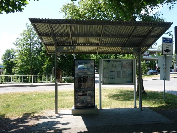 Wohnmobilstellplatz-Therme-Bad-Aibling-Parkscheinautomat.JPG