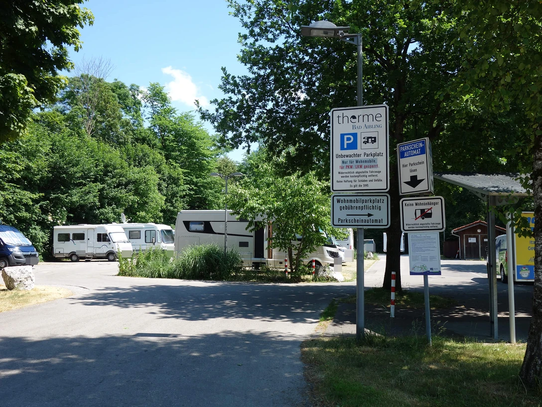 Wohnmobilstellplatz-Therme-Bad-Aibling-Zufahrt.JPG