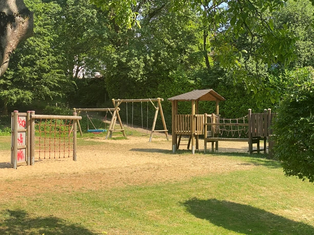 Spielplatz Teichstraße Heisterschoss 2.jpg