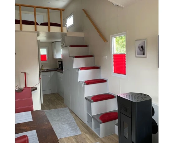 Aufgang zum Schlafloft des Tiny Löwenzahn Access to the sleeping loft of the Tiny Löwenzahn