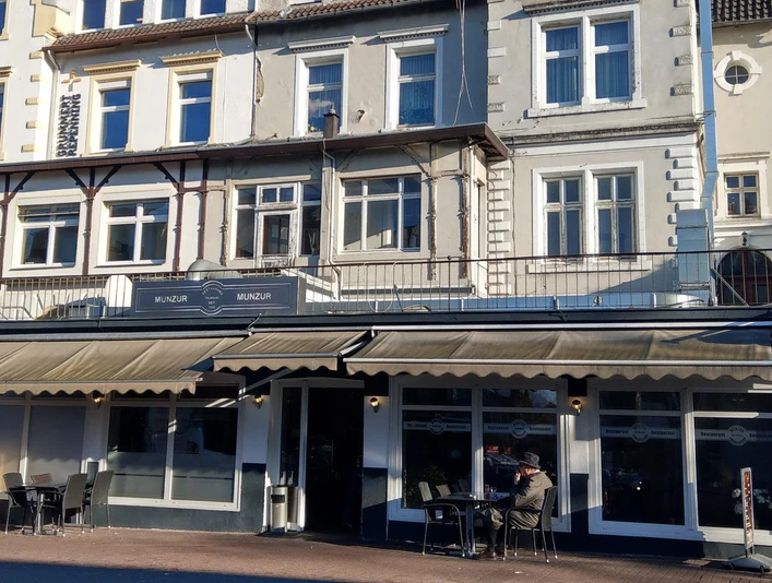 Restaurant Munzur quer