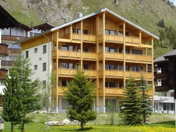 Aussenansicht Sommer (3)