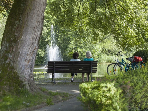 Radfahrer im Stadtpark Illertissen