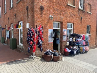Suvenirshop Fedderwardersiel.jpg