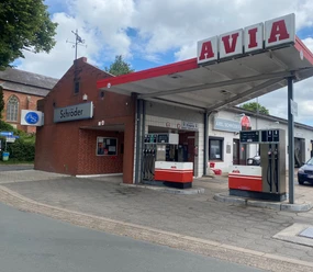 AVIA Tankstelle Burhave.jpg