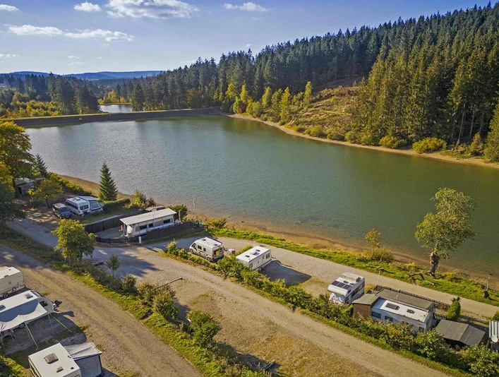 Campingplatz und Ferienhäuser das Kreuzeck in Goslar-Hahnenklee - Seeblick Camping-Harz-Kreuzeck-Goslar-am-See