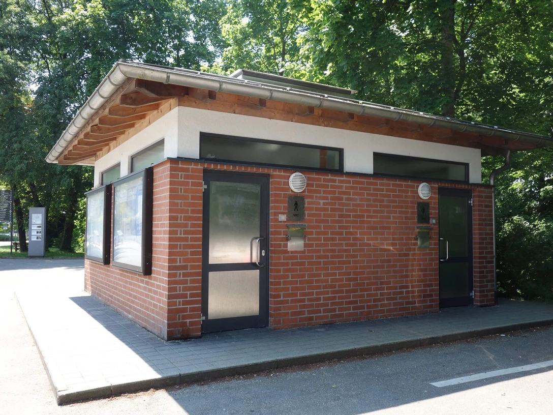 Öffentliches-WC-Parkplatz P4-Kurpark-Bad Aibling
