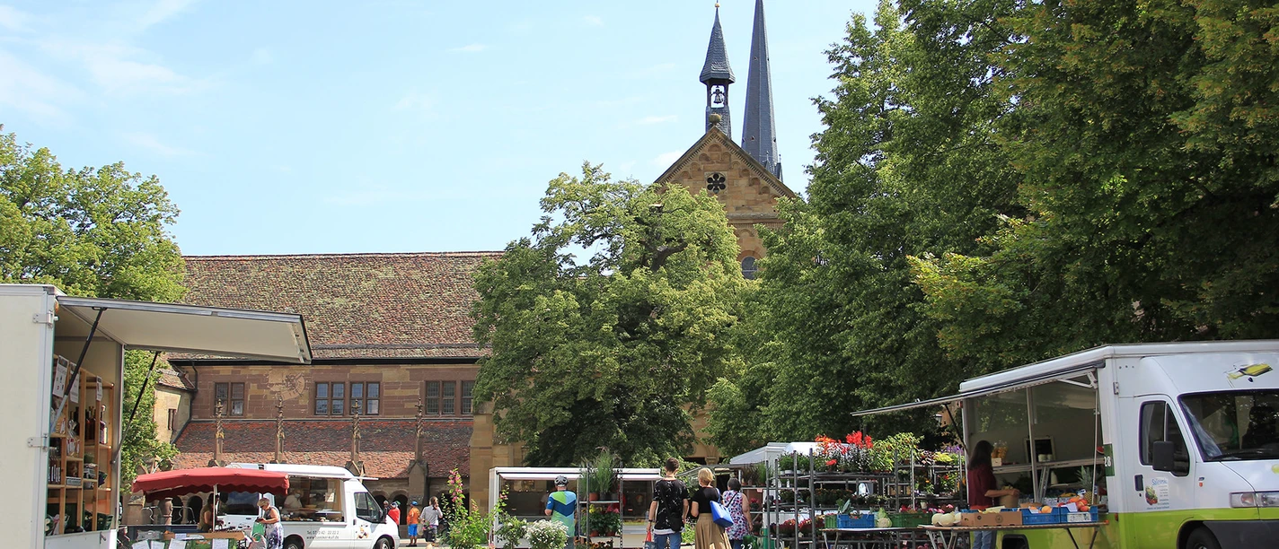 Wochenmarkt im Klosterhof Web IMG 6394
