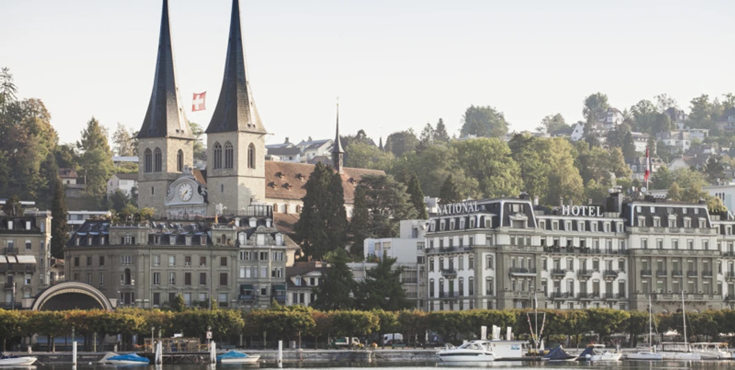 Hofkirche Hofkirche Luzern im SommerLucerne Court Church in summerHofkirche Luzern en été