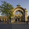 Lucerne railway station Blick auf Torbogen beim Bahnhof Luzern View of archway at Lucerne railway stationVue sur l'arche de la gare de Lucerne