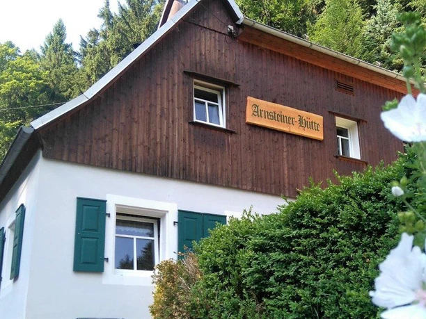 Herzlich willkommen in der Arnsteiner Hütte