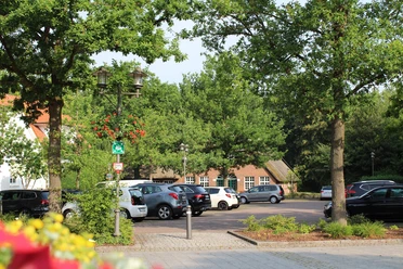 parkplatz-am-brink-feldhus1.jpg
