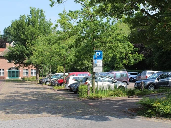 parkplatz-am-brink-feldhus4.jpg