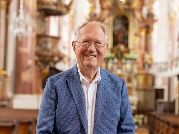 Kirchenführung durch die Frauenkirche Günzburg Kirchenführung durch die Frauenkirche Günzburg