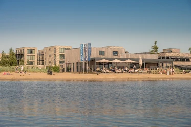 Blick vom Strand auf Marissa