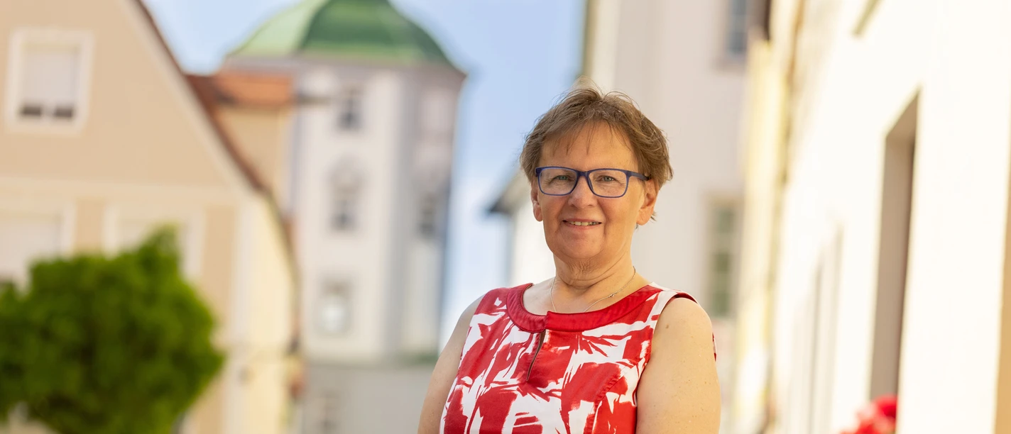 Kinder, Kirche, Küche - Die Frauenführung in Günzburg Kinder, Kirche, Küche - Die Frauenführung in Günzburg