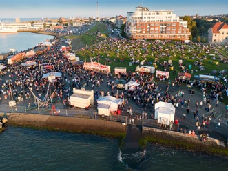 12.04.024. Sommerabend am Meer. Foto AirPixOne. Copyright Nordseeheilbad Cuxhaven GmbH.jpg