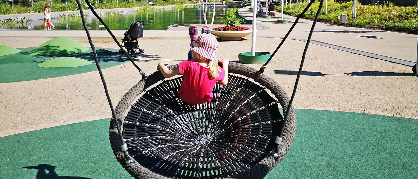 Spielplatz Stadtpark Nestschaukel