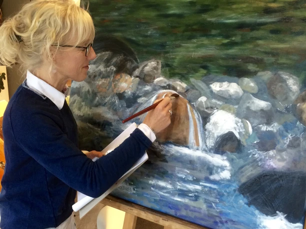 Sabine_Troch_beim_Malen 1.jpg