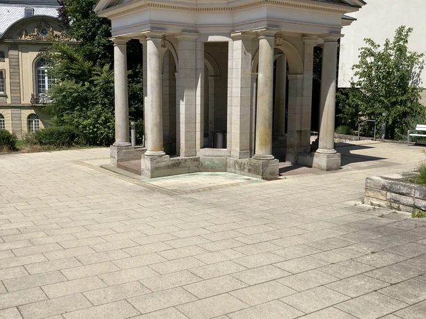 05 Brunntempel 4.JPG