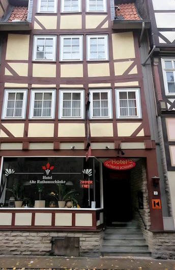 Außenansicht, Hotel Alte Rathausschänke, Hann. Münden.jpg