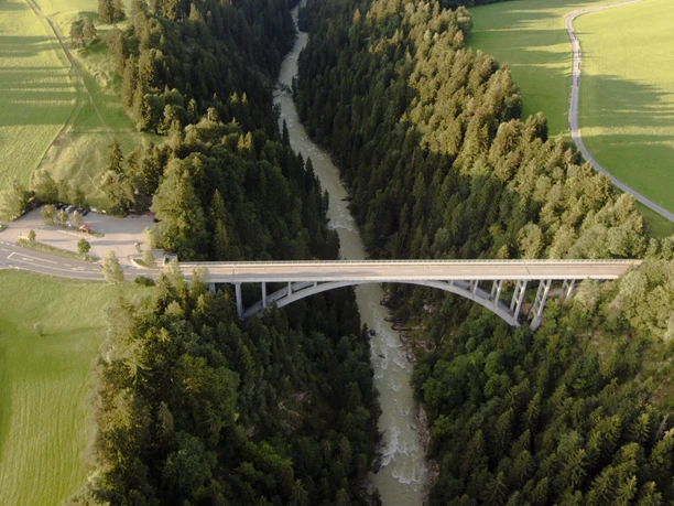 Echelsbacher Brücke 1.jpg