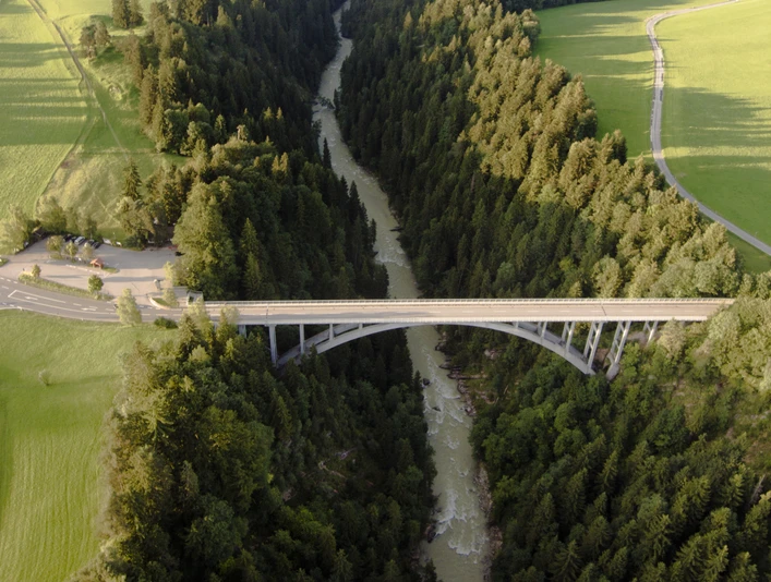 Echelsbacher Brücke 1.jpg