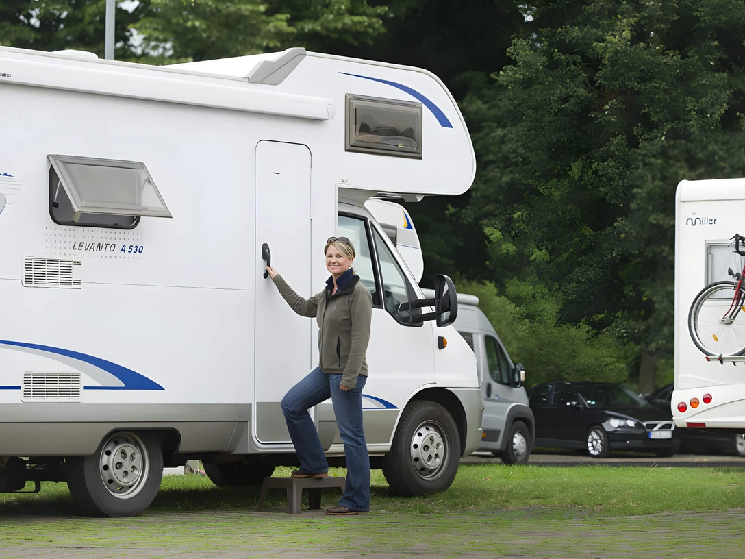 Wohmmobilstellplatz Weserstein(1)(1).jpg