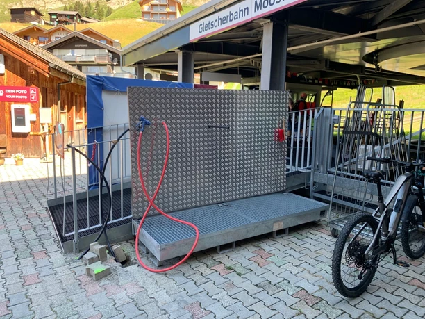 Bike Waschanlage Moosfluh.jpg