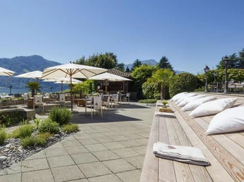 Seehotel Kastanienbaum Seeterrasse.jpg