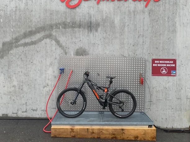 Bike Waschanlage Bettmeralp.jpg