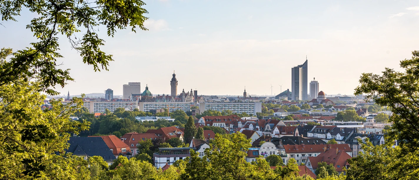 Panorama vom Fockeberg auf die Leipzig Skyline | Leipzig Convention Bureau Blick vom Fockeberg auf die Leipzig Skyline - präsentiert vom Leipzig Convention Bureau