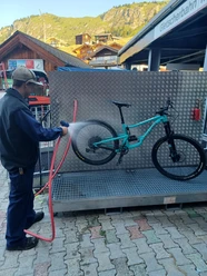 Bikedusche.jpg