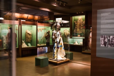 Karl-May-Museum Radebeul.jpg Karl May Museum in Radebeul met tentoonstellingen over de cultuur van de inheemse volkeren van Noord-Amerika.