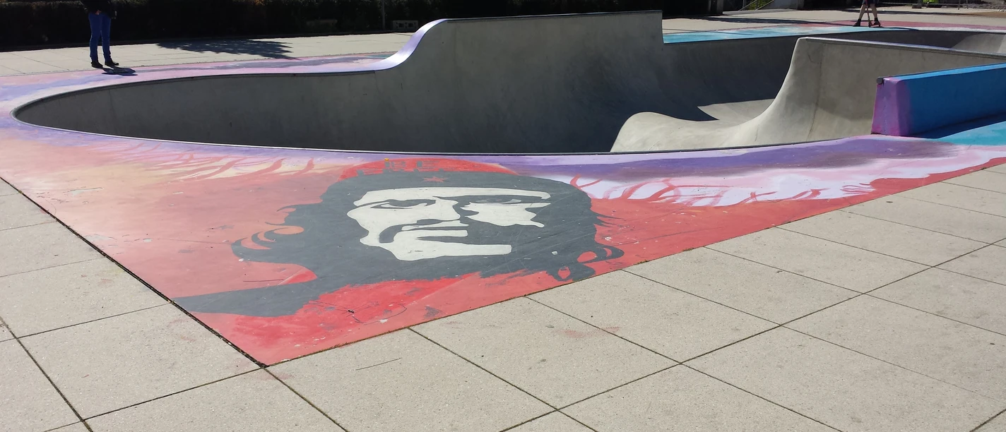 Skatebowl am Siegauenplatz/Bahnhof