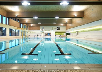 Innenansicht Hallenbad Delfinoh