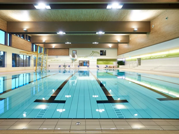 Innenansicht Hallenbad Delfinoh