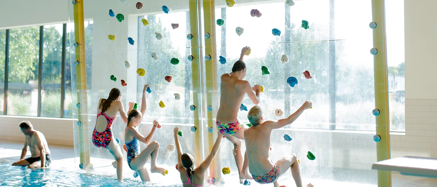 delfinoh_KletterwandHallenbad(c)sven hüsemann.jpg