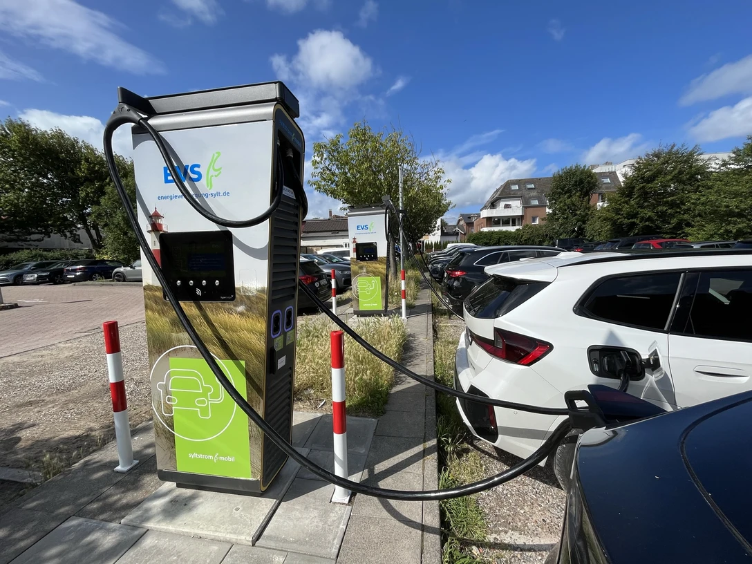 eTankstelle Parkplatz HB Jensen in Westerland