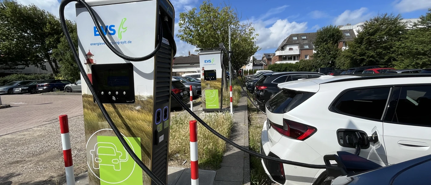 eTankstelle Parkplatz HB Jensen in Westerland