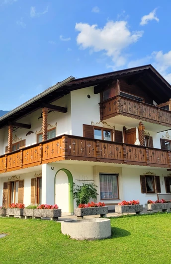 Gebäudeansicht - Südwest