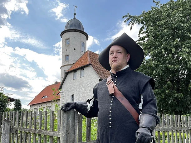 Jan Kalb an der Burg Brome