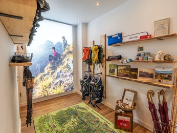 TI BK SB_web (1).jpg