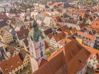 Frauenkirche Günzburg Frauenkirche Günzburg Luftaufnahme Stadtansicht historische Altstadt Sehenswürdigkeit
