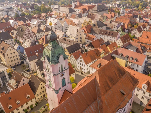 Frauenkirche Günzburg Frauenkirche Günzburg Luftaufnahme Stadtansicht historische Altstadt Sehenswürdigkeit