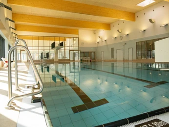 hallenbad_hoexter (5).jpg Schwimmbecken