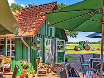 Melkhus Fintel mit schönen Sitzmöglichkeiten Melkhus Fintel mit schönen SitzmöglichkeitenMelkhus Fintel with beautiful seating optionsMelkhus Fintel med smukke siddepladserMelkhus Fintel met prachtige zitplaatsen